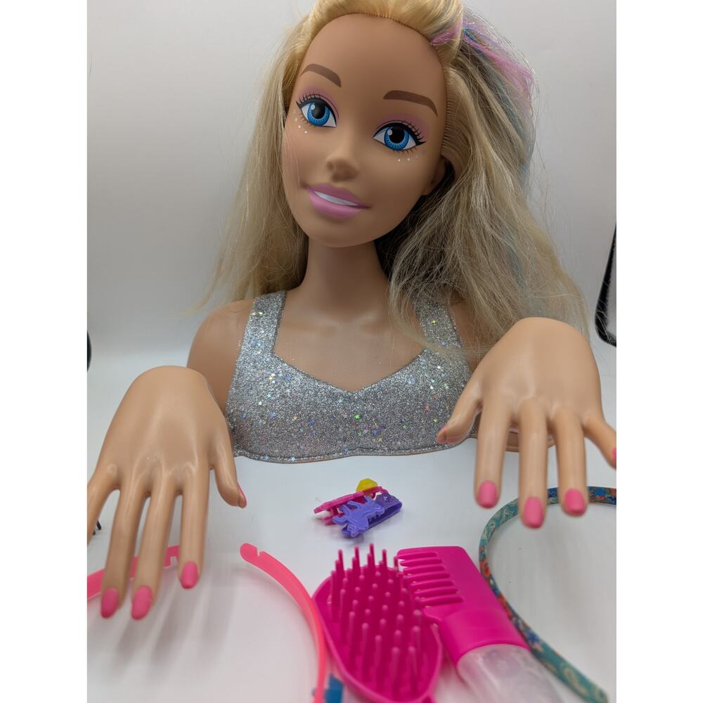 Barbie Deluxe Glitter and Go Styling Head